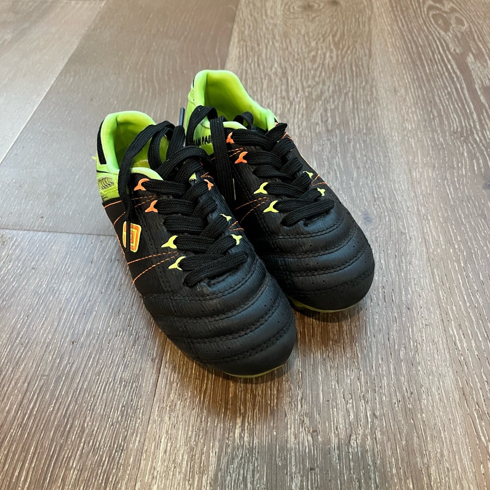 Dream Pairs Black and Neon Green Kids Soccer Cleats Toddler Size 10